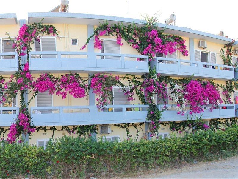 Michel Apartments Amoudara  Ngoại thất bức ảnh