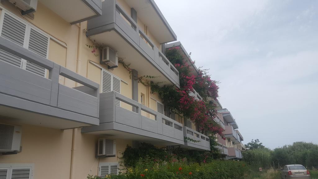 Michel Apartments Amoudara  Ngoại thất bức ảnh